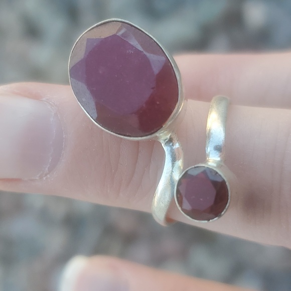 New Ruby and Garnet Adjustable 925 Silver Ring. - Picture 3 of 6